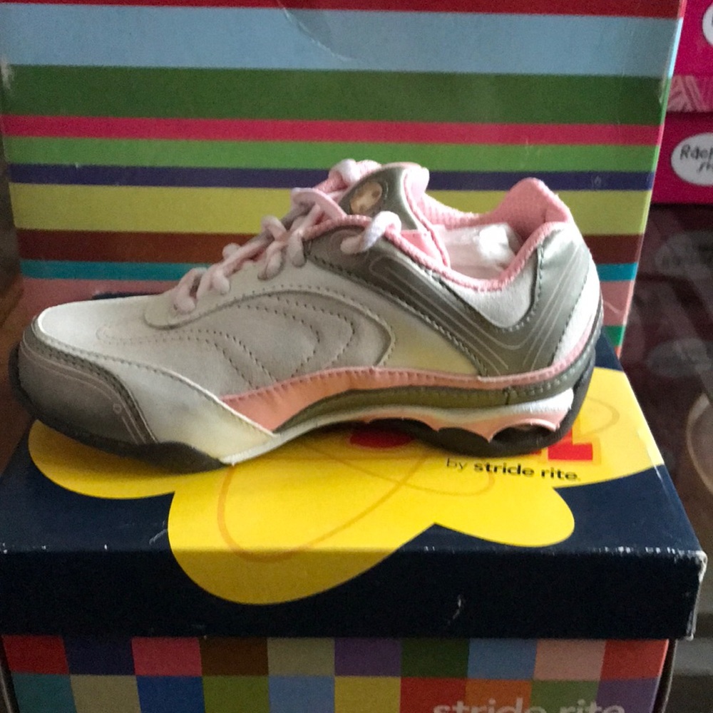 Girls sneakers